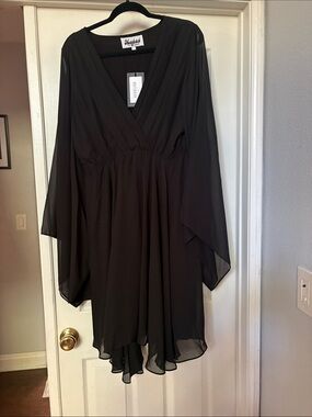 Meghan LA Black Long-Sleeve Chiffon V-Neck Dress